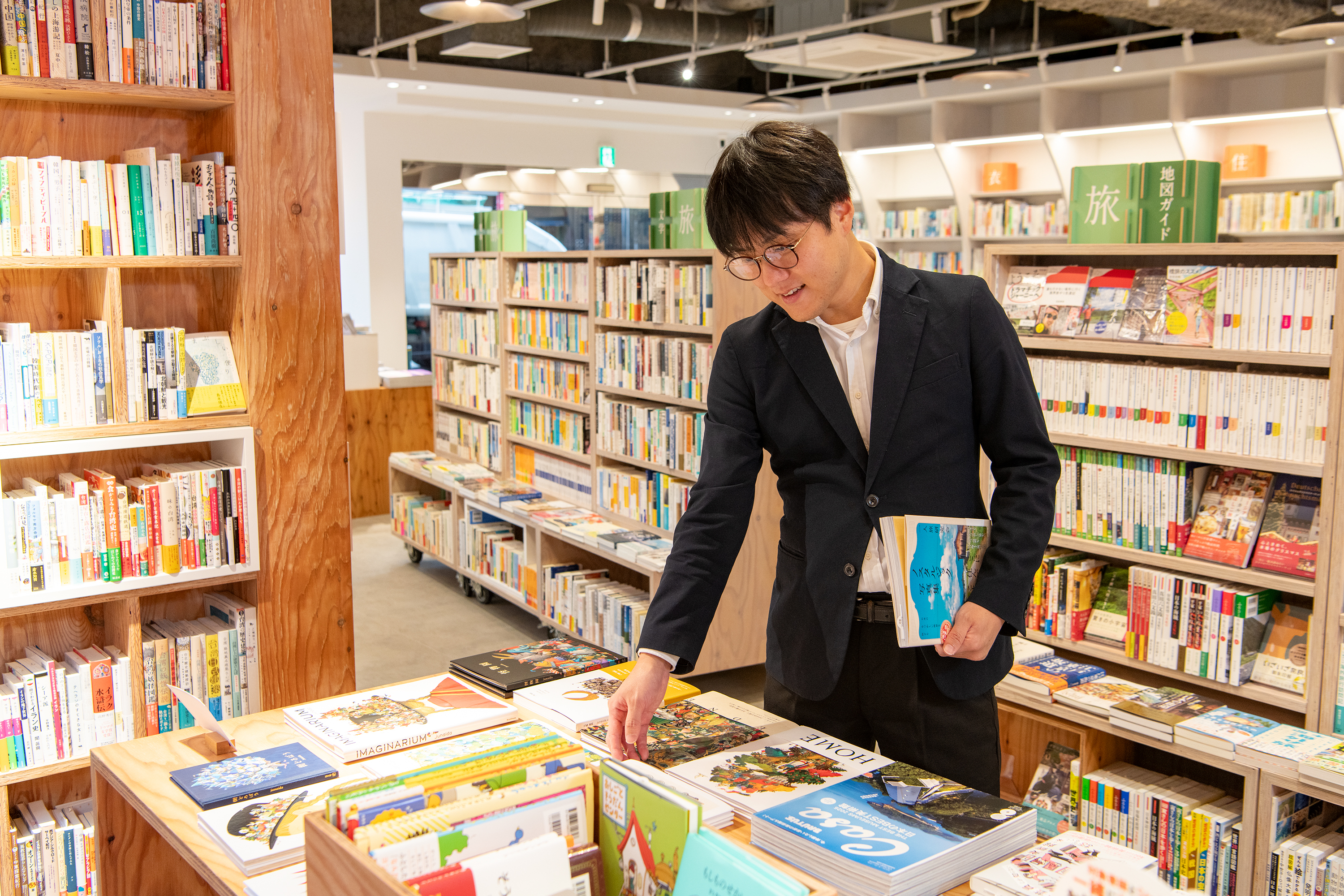 旅と暮らしの本屋「アンダンテ」が開業1周年！　これからも、“歩くような速さで”